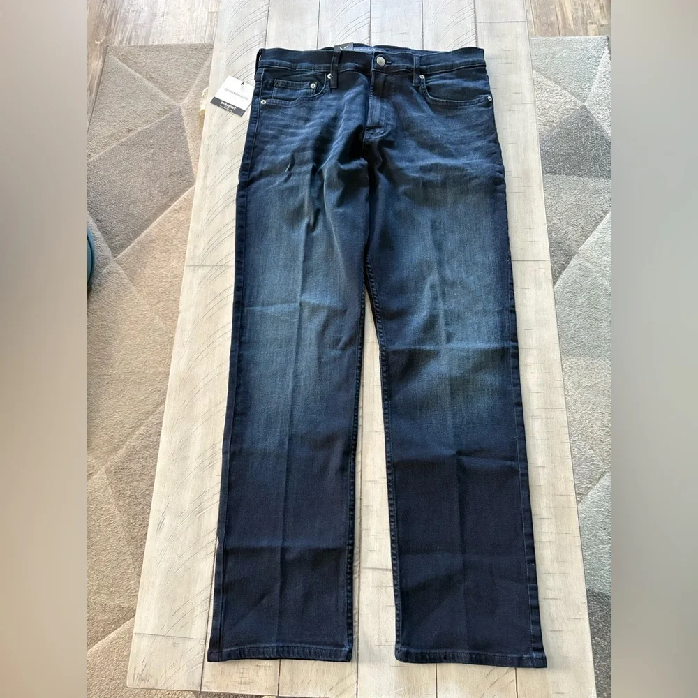 NWT Calvin Klein Jeans Men's Straight Jeans - Dark Navy Size 32Wx30L